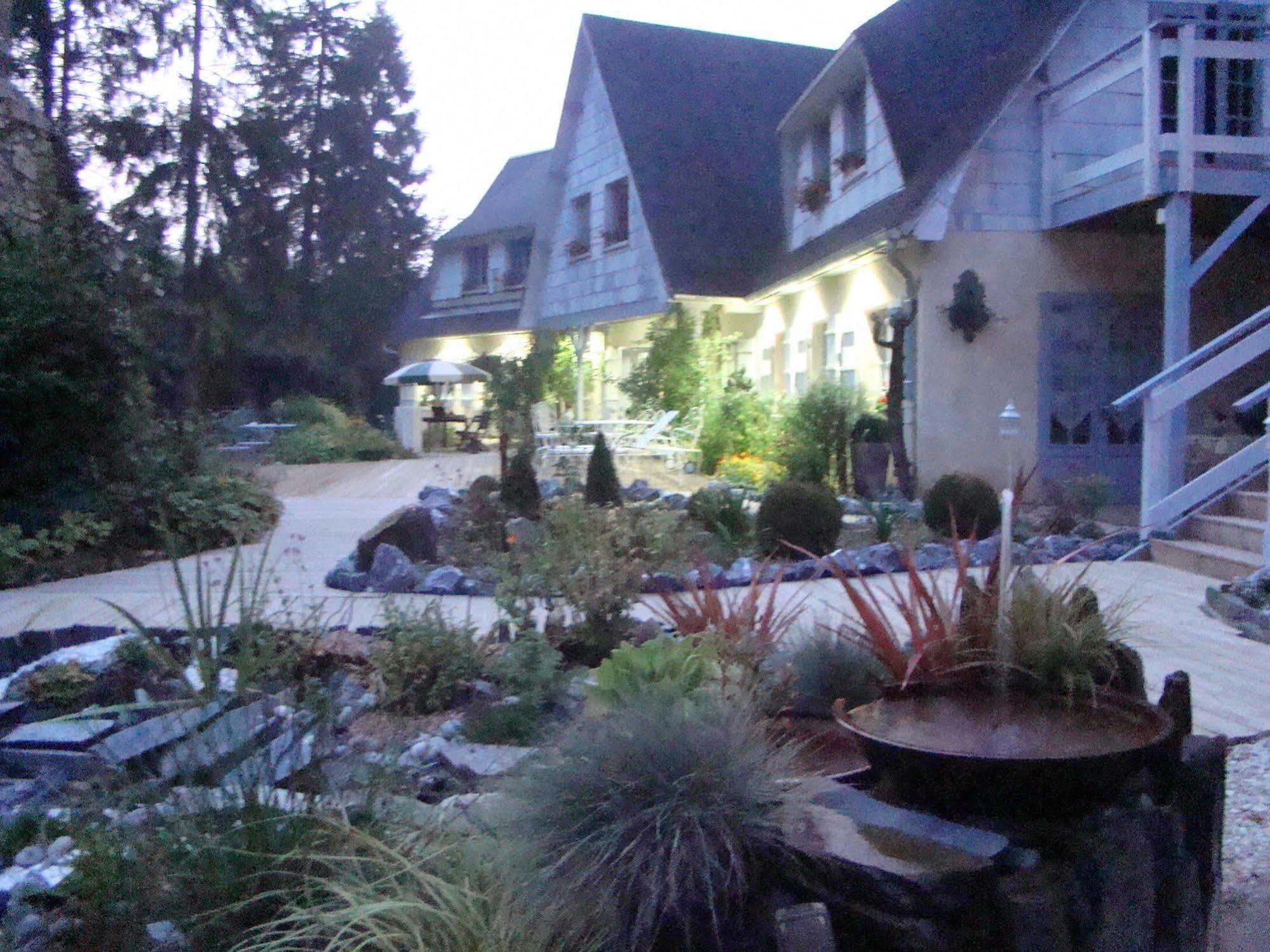 Le Jardin De Saint Jean Bed & Breakfast エクステリア 写真